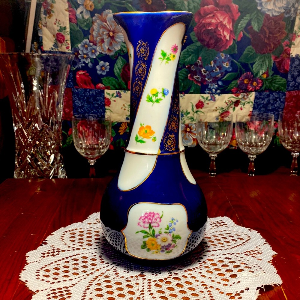 Iris 1922 Fine Porcelain Vase